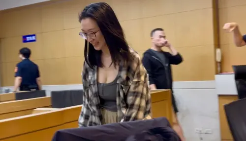 私生活全被挖出！太子集團爆乳女特助劉純妤　被爆已當媽急刪社群
