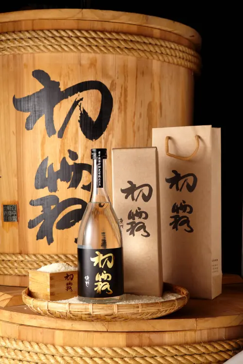 ▲今年活動以代表品牌「初霧」為主軸，打造「初霧微醺Bar」現場攤位，展示多款霧峰在地酒品，（圖／主辦單位提供）