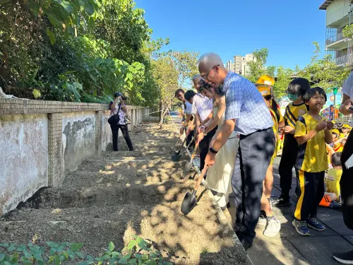 自強國小榮獲教育部品德特色學校　以幸福農場耕耘品德沃土
