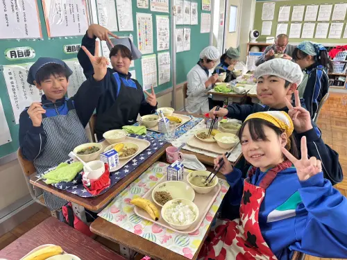 ▲日本小學學童對午餐能吃到臺灣香蕉都感到非常興奮與期待。（圖／農業部）