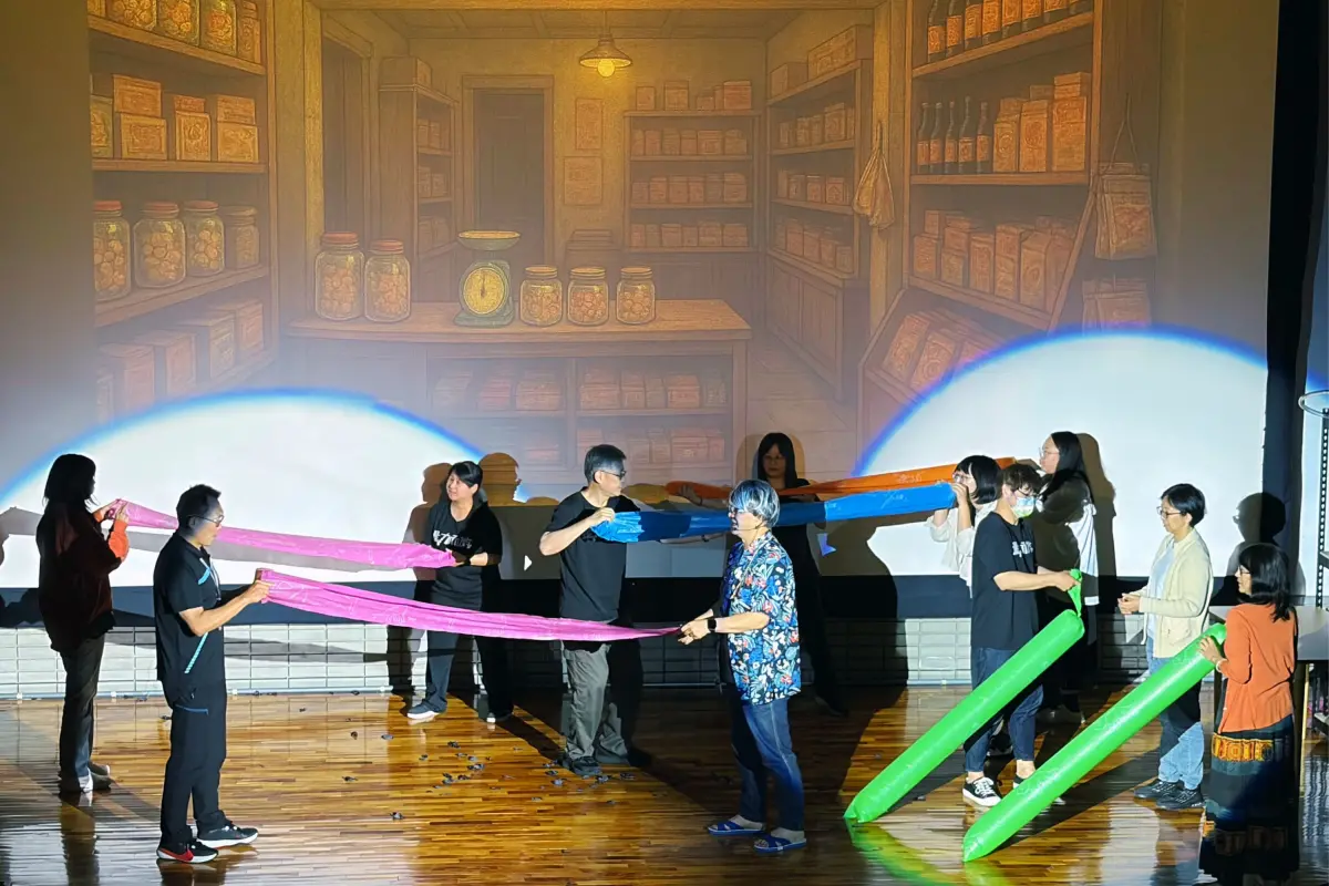 ▲今年大科學運用光線、日常物件，揭示光的奧秘與日常科學原理，結合感官、互動體驗與戲劇演出，帶來兼具娛樂與啟發性的精彩科學展演。（圖／科博館提供）