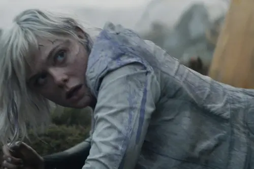 《終極戰士》又來了！仙氣女神艾兒芬妮成阿諾接班人　角色超驚奇
