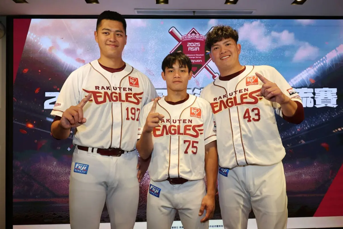▲東北樂天金鷲隊台灣好手宋家豪（右）、陽柏翔（中）以及蕭齊（左）今（6）日出席「2025桃園亞洲職棒交流賽」賽前記者會。（圖／主辦提供）