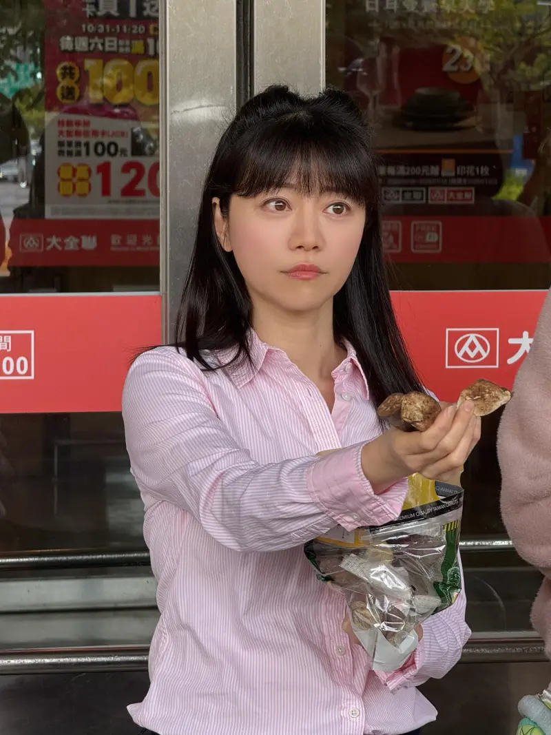 ▲前立委高嘉瑜因為買到爛地瓜又打不進客服，日前踢館大全聯賣場。（圖／取自高嘉瑜臉書）