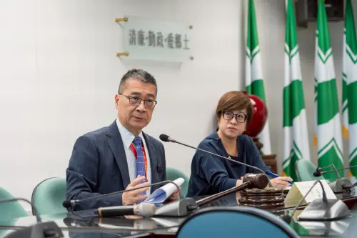 民進黨找專家授課談性騷擾！徐國勇：尊重職場分際是核心
