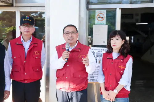 ▲新北市長侯友宜特別要求，在環境清消、車輛動線管制以及養豬場稽查及查核肉品來源，都必須徹底落實。（圖／新北市政府提供）