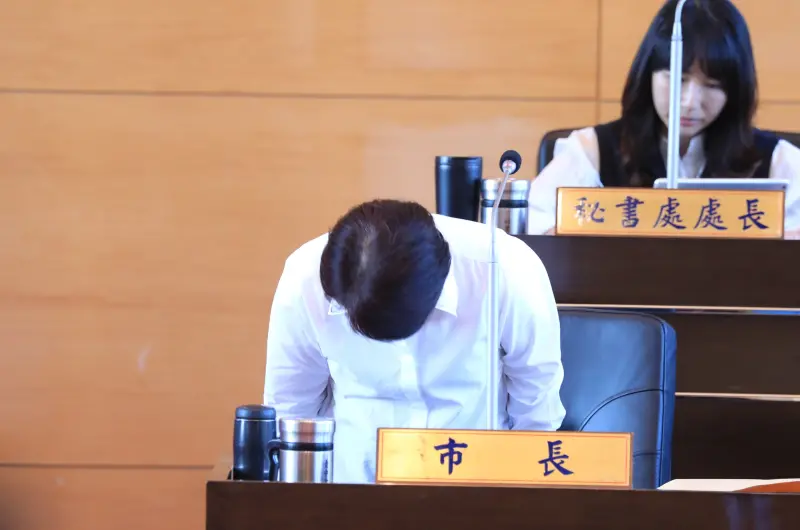 豬肉解禁後再打硬仗！盧秀燕今赴議會鞠躬道歉：我深深的自責