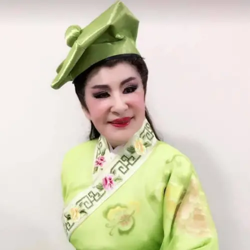 ▲歌仔戲演員洪秀玉（圖／臉書＠秀玉劇團直播間）