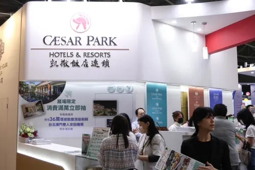 ▲凱撒飯店連鎖今天買氣也不差，自助餐券最優下殺5.5折。（圖／記者朱永強攝）