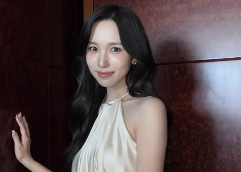 ▲TWICE即將來台開唱，成員來台之前，《NOWNEWS今日新聞》幫大家快速認識9人9色的TWICE，來自日本的Mina是芭蕾千金，她爸爸爺爺身分大有來頭，一個是教授、一個是油漆公司副總，家世超顯赫。（圖／＠mina_sr_my IG）