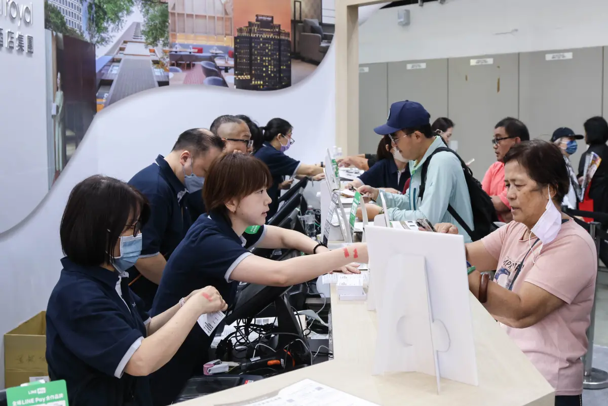 台北國際旅展首日「千萬刷手」已現 搶買此飯店住宿券狂下3000張