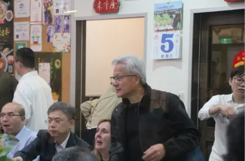 黃仁勳18時離開台積電南科廠　前往劉家莊牛肉爐
