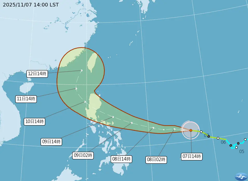 鳳凰颱風侵襲台灣3路徑！升級強颱時間點出爐 最新雲圖變超大顆