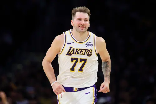 ▲截至目前，唐西奇在2025-26賽季開季繳出場均40分、11籃板、9助攻、2抄截的驚人數據。（圖／美聯社／達志影像）