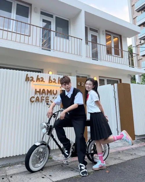 ▲蔡阿嘎（左）與老婆二伯（右）被前員工蘿拉詐騙超過3000萬。（圖／翻攝自蔡阿嘎Threads@yga0721）