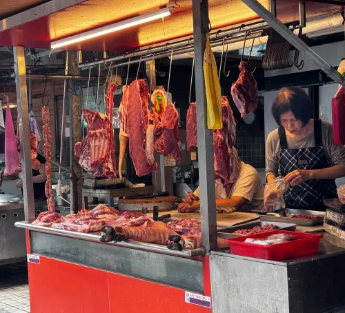 溫體豬肉回來了！直擊台北市場　老闆笑呵呵：全部賣光、提早收攤
