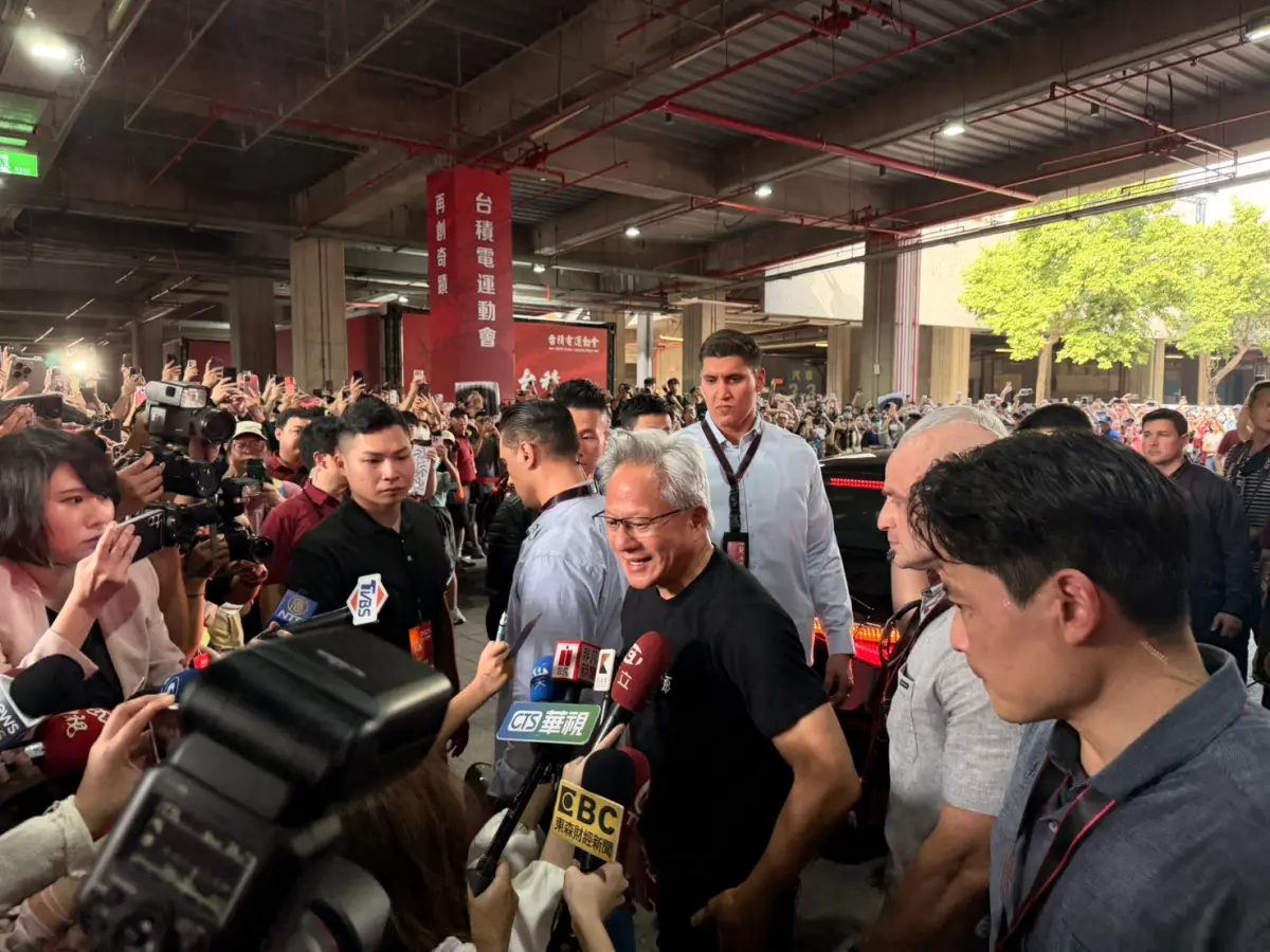 記憶體缺貨、漲價潮衝擊輝達營運？黃仁勳：他們已經擴大產能