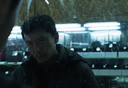 ▲張震在《幸福之路》碰到一連串的挫折與打擊，他認為自己戲外真實的性格比較樂天。（圖／甲上娛樂提供）