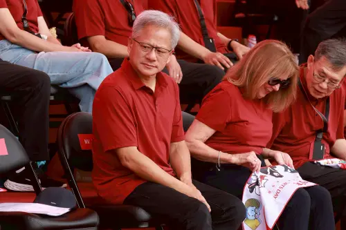 張忠謀身體不適未出席運動會　黃仁勳：會先和他聯絡
