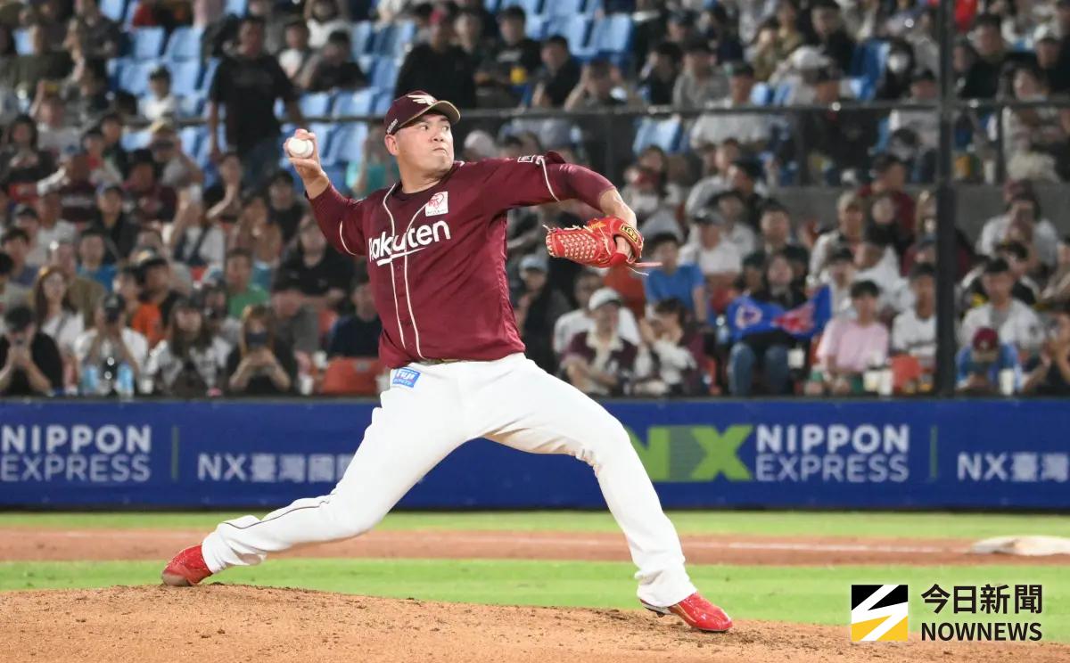 ▲台灣旅日強投宋家豪1球勝！今（15）日在樂天金鷲與軟銀的榜首攻防戰中，宋家豪在七局下上場救火，僅投出1顆球就讓打者擊成飛球出局，隨後球回傳刺殺三壘跑者，宋家豪瓦解對手搶分攻勢，只用1球就收下勝投。（圖／記者林柏年攝）