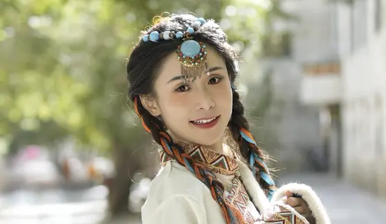 ▲有港版小S之稱的鄺靜汶，日前PO出一張私訊截圖，表示有神秘人開價5000約她飯局，讓她傻眼表示：「別開玩笑，都還不夠我出一條IG Reels」（圖／翻攝自IG cindykcmjj）