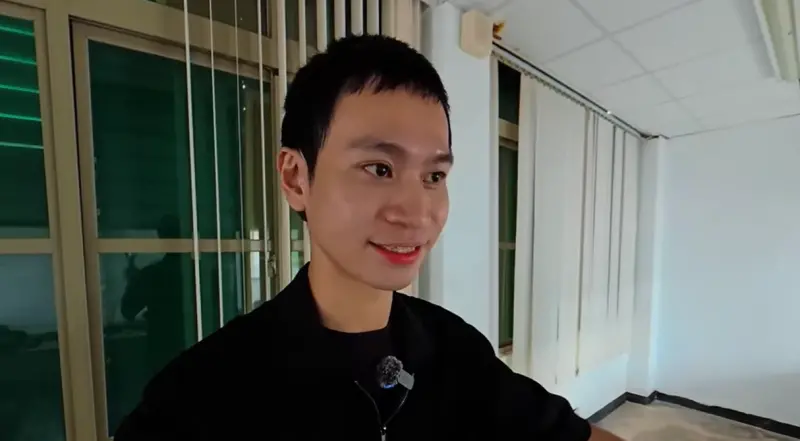 ▲Andy獲不起訴後突然上傳影片說自己要消失72小時，隨後Andy坦言是因為壓力大到頭腦快爆炸，所以自己才前往綠島度假，還去參訪了綠島舊監獄。（圖／Andy老師YouTube）