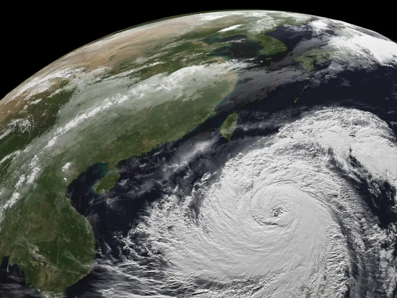 ▲鳳凰颱風是台灣天氣未來一周最大考驗，路徑往西後會北轉，並登陸台灣。（圖／翻攝NCDR watch.ncdr.nat.gov.tw/）