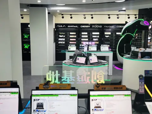 ▲欣亞數位於高雄三民區成立全新據點「欣亞數位筆電次元站」，成為全台最大筆電體驗空間。（圖／欣亞數位sinya.com.tw）