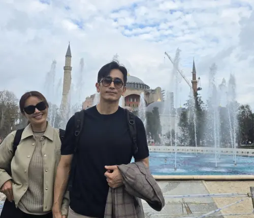 ▲車仁表（右）、辛愛羅（左）結婚30年感情超好，時常在社群放閃。（圖／車仁表IG@cha_inpyo）