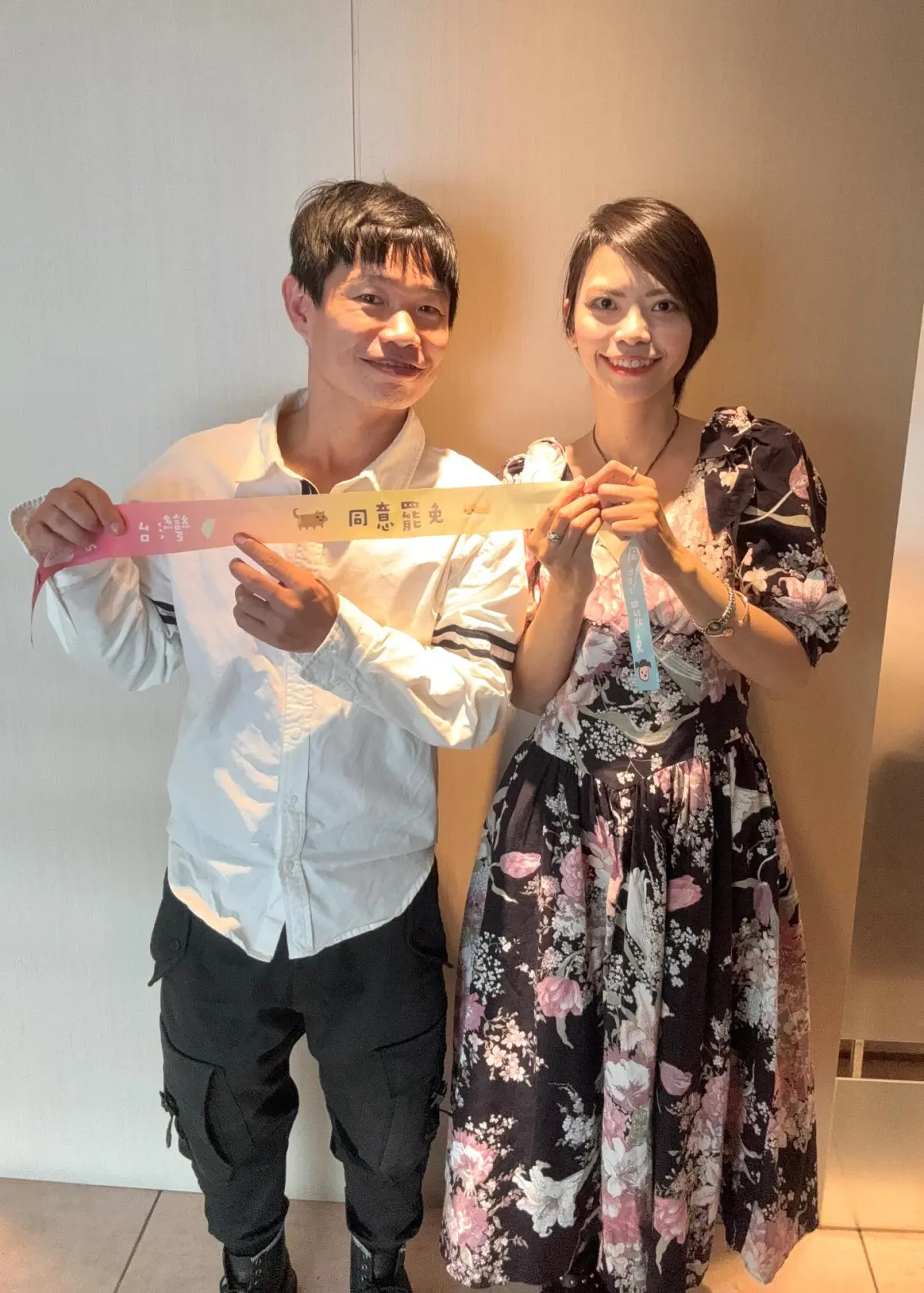 罷免活動牽紅線！情侶因布條結緣 結婚甜蜜曝：初次見面在青島東