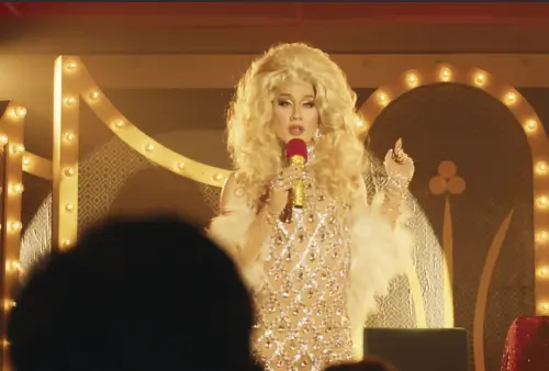 ▲許瑞奇在《好孩子》的變裝皇后造型頗為華麗，家人覺得跟他的妹妹蠻像。（圖／甲上娛樂提供）