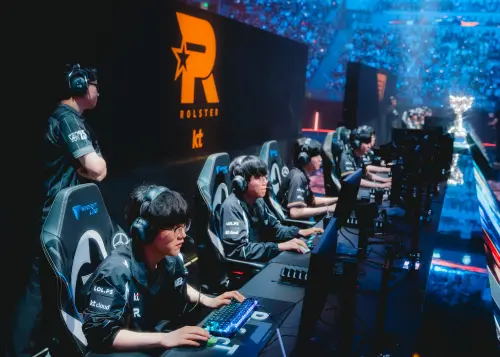 ▲2025年英雄聯盟世界大賽決賽KT全隊狀態極佳，以2:1搶下聽牌優勢。（圖／LOL Esports Flickr）