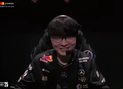 影／Faker笑了！一波團打8千傷害　中國主播崩潰：T1又挺住了
