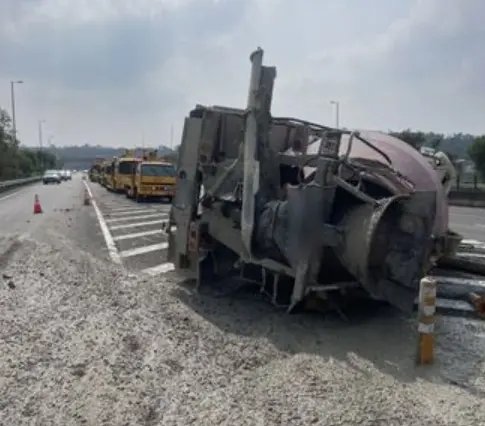 國3抓交替？雙屍車禍隔天預拌車又翻覆 駕駛嚇喊：方向盤突鎖死