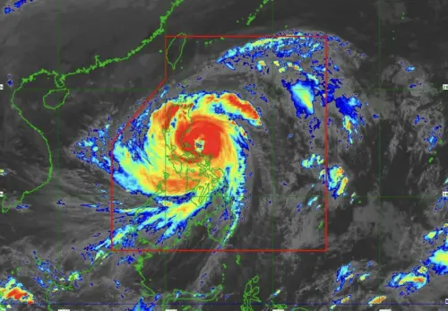 鳳凰颱風直撲菲律賓呂宋！8區升至風暴警號5　恐掀巨浪重創沿岸

