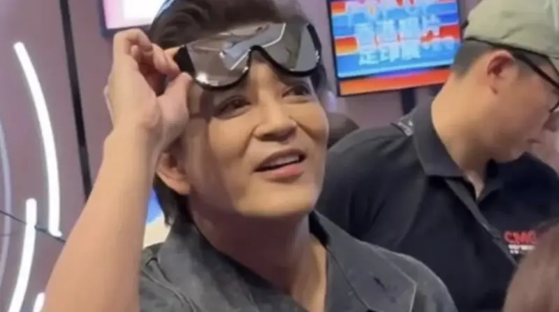 ▲50歲香港男星陳曉東（如圖）帥氣形象深植人心，怎料近日被拍到臉部及雙眼浮腫的模樣，不少粉絲驚呼：「這還是陳曉東嗎？」、「醫美做過頭吧？」掀起一陣網上熱議。（圖／翻攝自陳曉東IG）