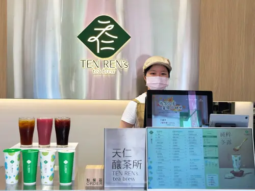 ▲「天仁釀茶所」以多元商品、時尚設計與潮流視覺，為茶飲市場注入新能量，也走入年輕世代的日常生活。（圖／記者陳美嘉攝）