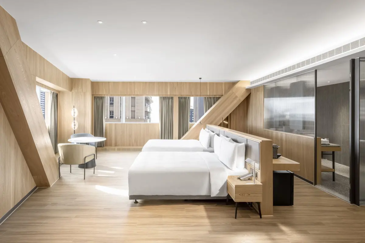 ▲響應「普發一萬」政策，飯店齊推優惠，承億酒店推出「尊爵套房三天兩夜」只要萬元，享兩晚住宿，且每房最多可入住四位，原價約11萬元。（圖／承億酒店提供https://www.taiurbanresort.com.tw）