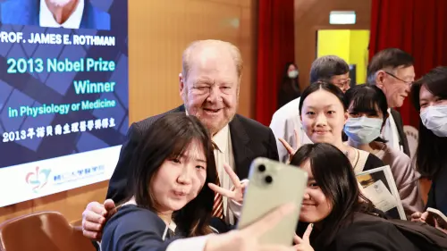 ▲Rothman受到輔大師生歡迎。（圖／劉祐龍攝影）