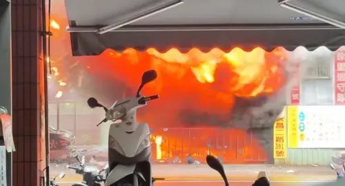 高雄寶珠里活動中心陷火海！火舌狂竄還傳爆炸聲　起火原因曝光
