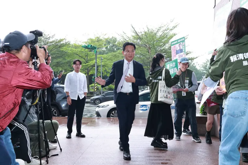 陳亭妃政見會拒納提問　林俊憲嗆不是去唸稿：真材實料還是草包？