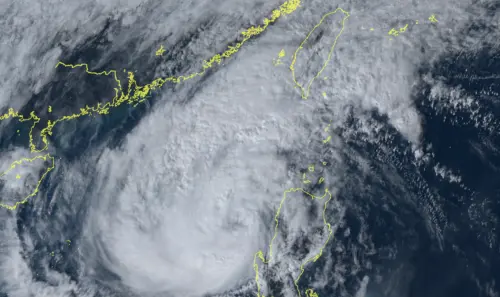 鳳凰颱風路徑南修！停班停課10縣市機率高　賈新興：周三登陸嘉南
