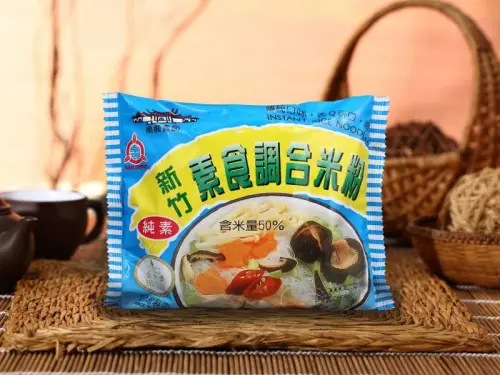 ▲「新竹素食調合米粉」由新竹在地南興米粉所製造，製造廠已經擁有百年的歷史，產品採用在來米製造，且米粉相較於一般麵體口感更加清爽。（圖／南興米粉官網nsfood.com.tw）