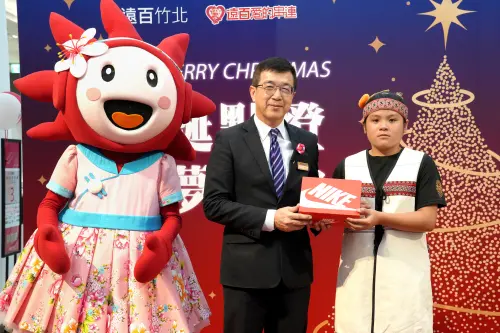 ▲遠百竹北「一募一鞋傳千里」的公益活動，募集目標150雙，將捐贈給新竹縣五峰國小與錦屏國小。（圖／遠百提供）