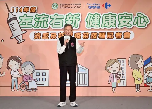 ▲王明鉅副市長指出，桃園市政府配合中央政策推動「左流右新」方案，建議長輩同時接種流感與新冠疫苗，以提升雙重防護力。