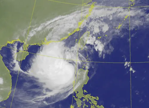 鳳凰颱風襲台！部分地區停止上班　退票從寬處理措施一次看
