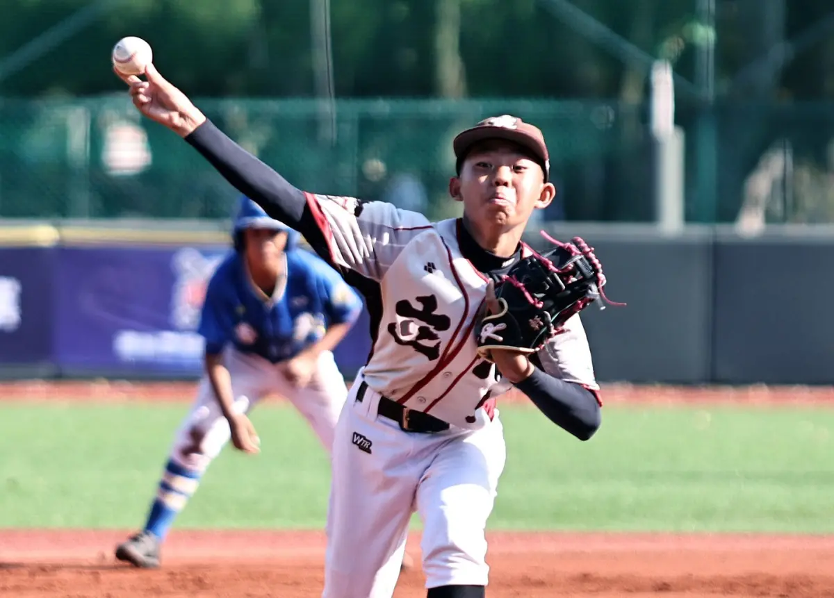 棒球／重光盃少棒賽開打！中職兄弟傳奇球星吳俊億、陳冠任都來了