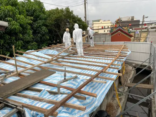 ▲台中市水利局執行梧棲案場處理槽蓋板作業完成。（圖／台中市府）