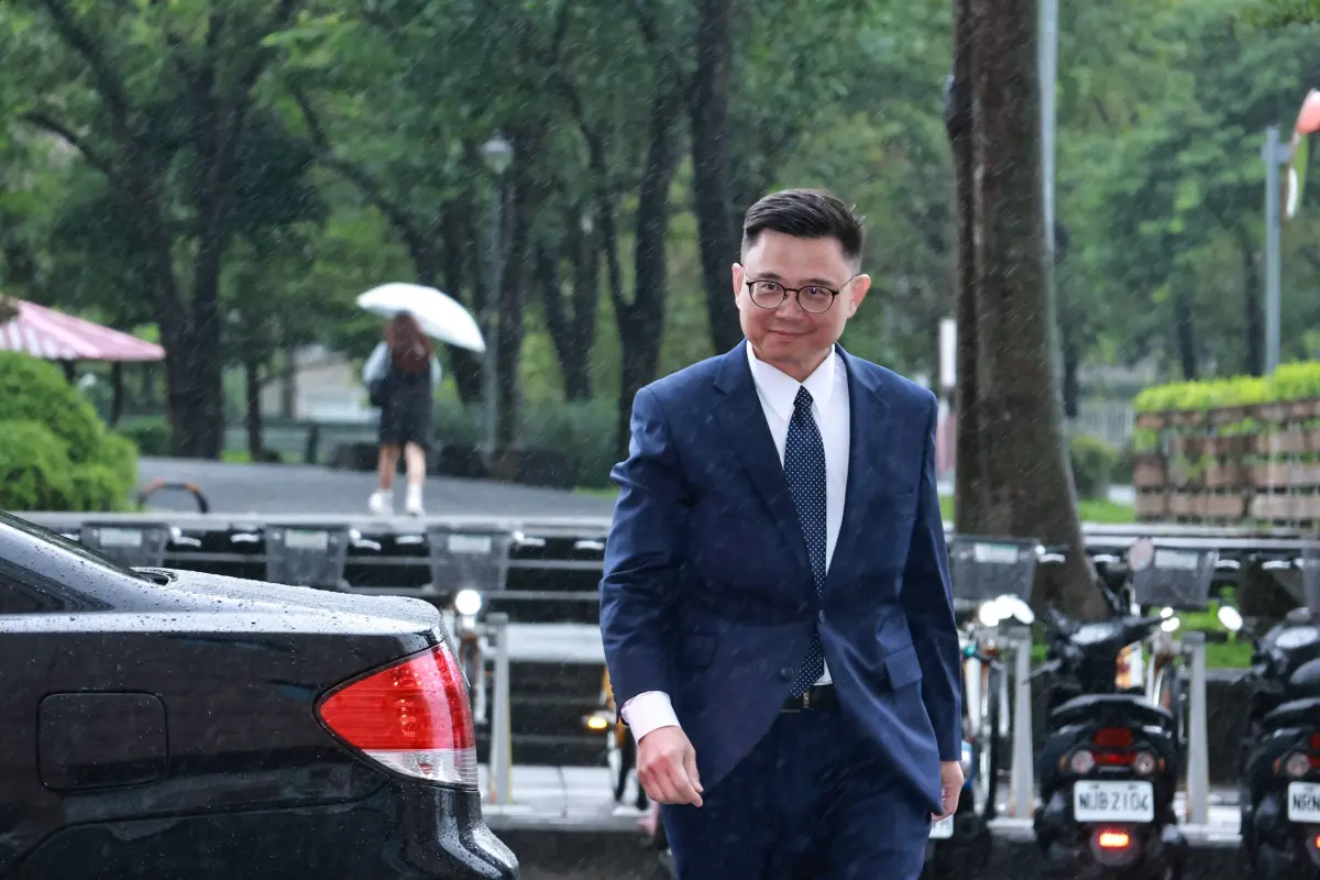 賴瑞隆8歲兒涉嫌霸凌！他酸有其父必有其子：衝突專挑女藍委下手