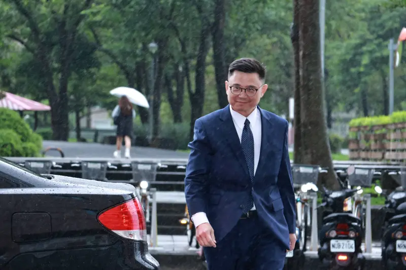 賴瑞隆8歲兒涉嫌霸凌！他酸有其父必有其子：衝突專挑女藍委下手